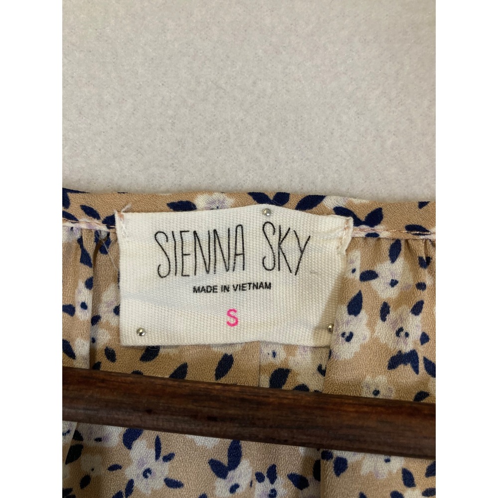 Cottagecore Sienna Sky Women Sm Tan Floral Peplum V-Neck Balloon Sleeve Blouse - Picture 3 of 10